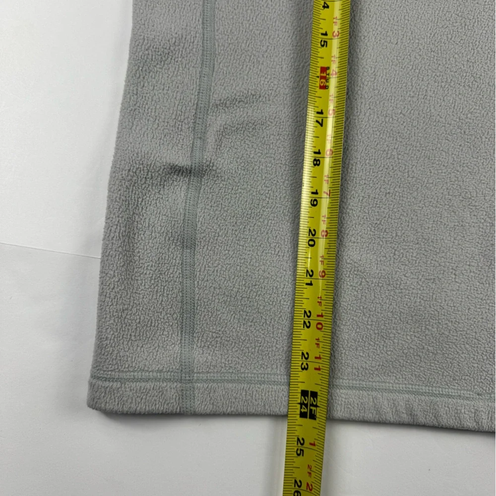 The North Face men’s Gray and Black Logo lightweight 1/4 zip Fleece